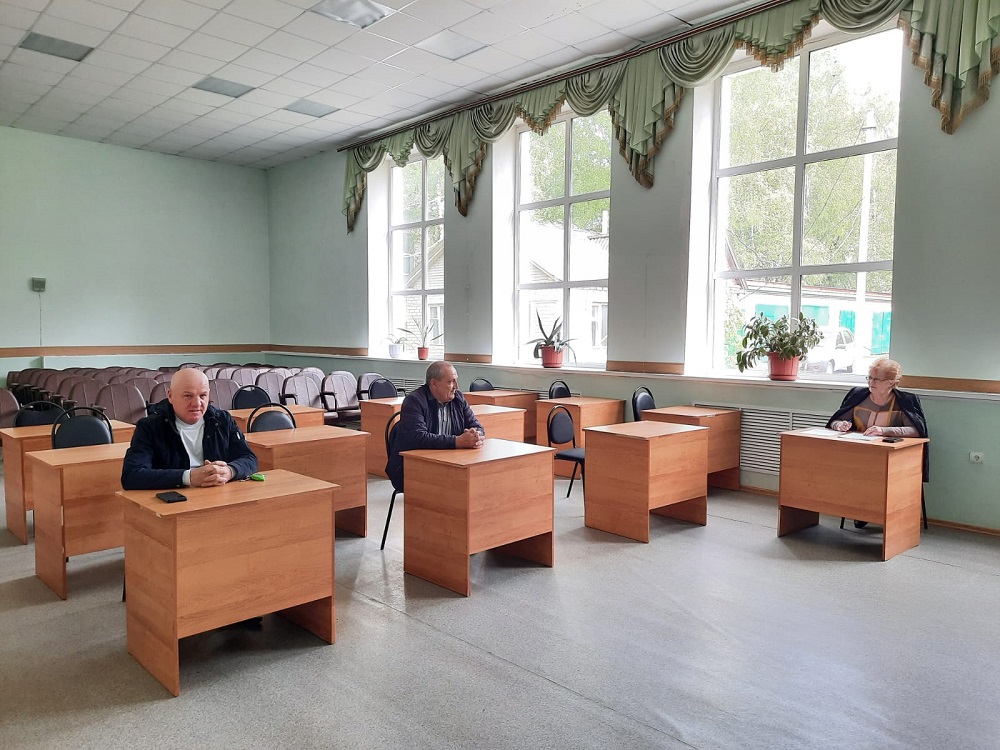 В администрации Иссинского района прошло заседание комиссии по бюджетной, налоговой и экономической политике