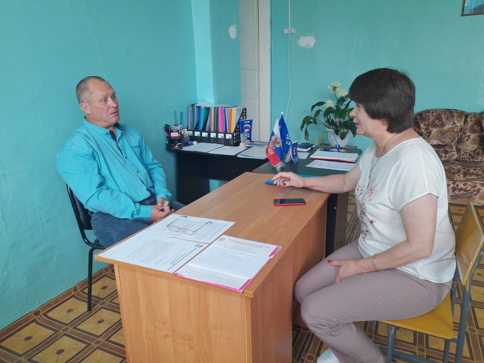 Владимир Ларичкин провел прием населения