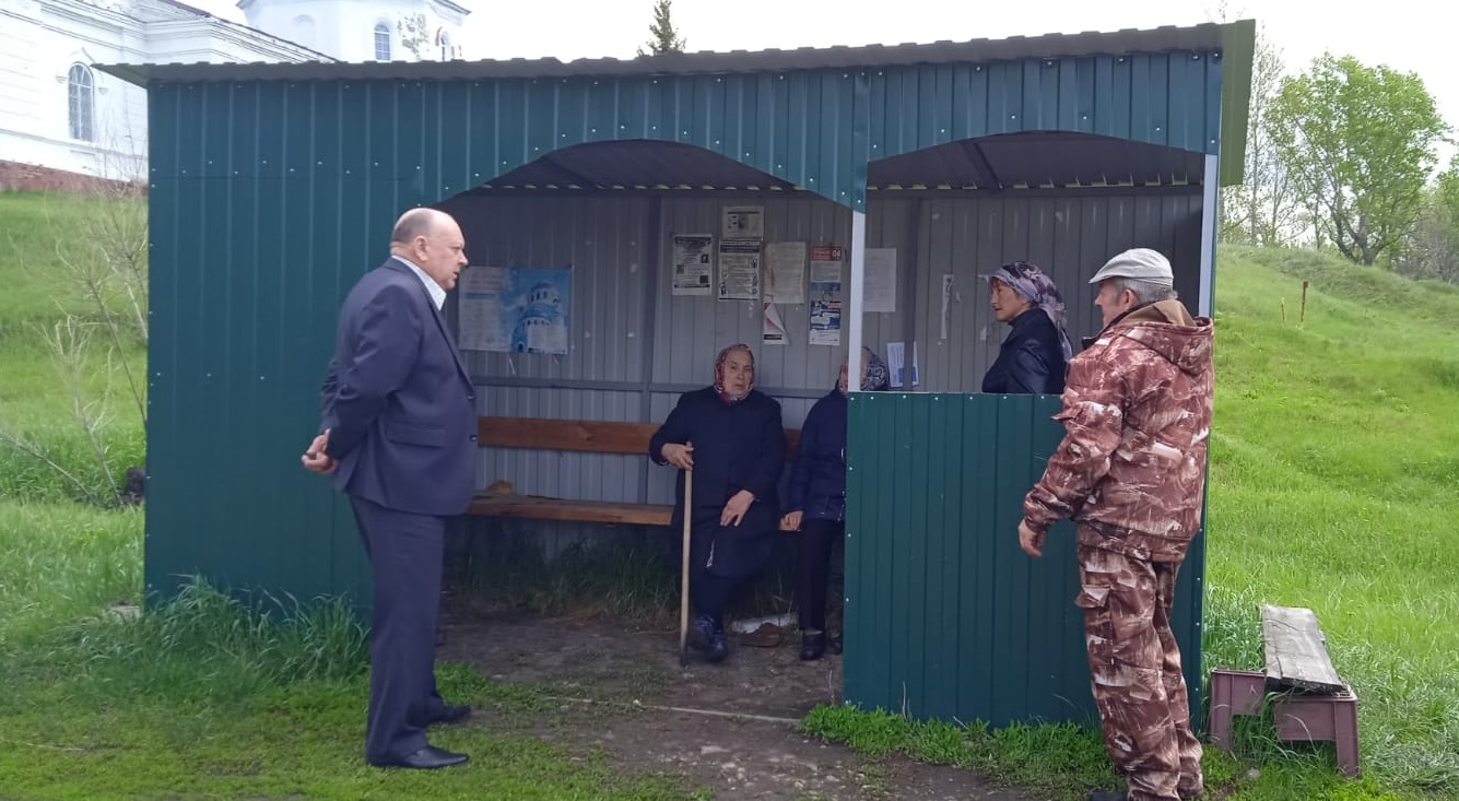Депутат Собрания представителей Иссинского района Пензенской области Владимир Кузнецов встретился с населением Знаменско-Пестровского сельсовета