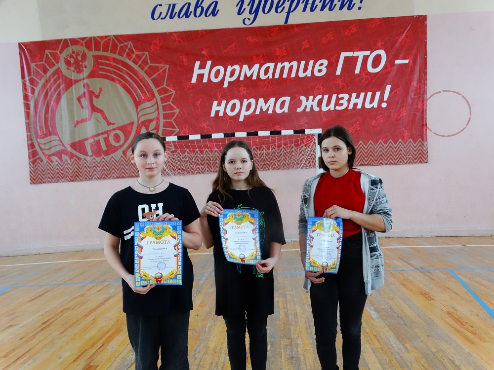 Обучающиеся Иссинского района сразились в первенстве по настольному теннису