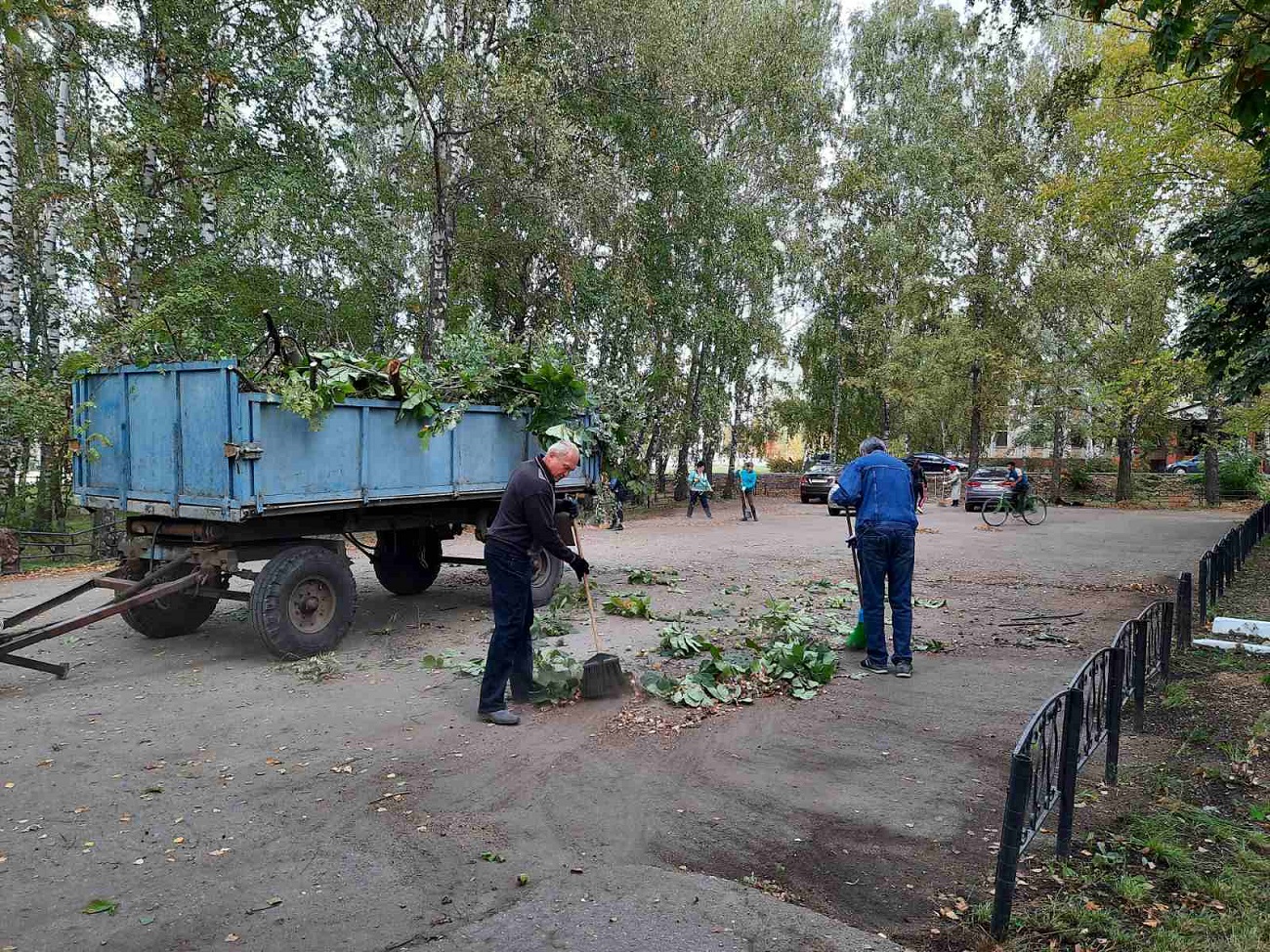 В Иссинском районе прошло благоустройство территорий В Иссинском районе прошло благоустройство территорий