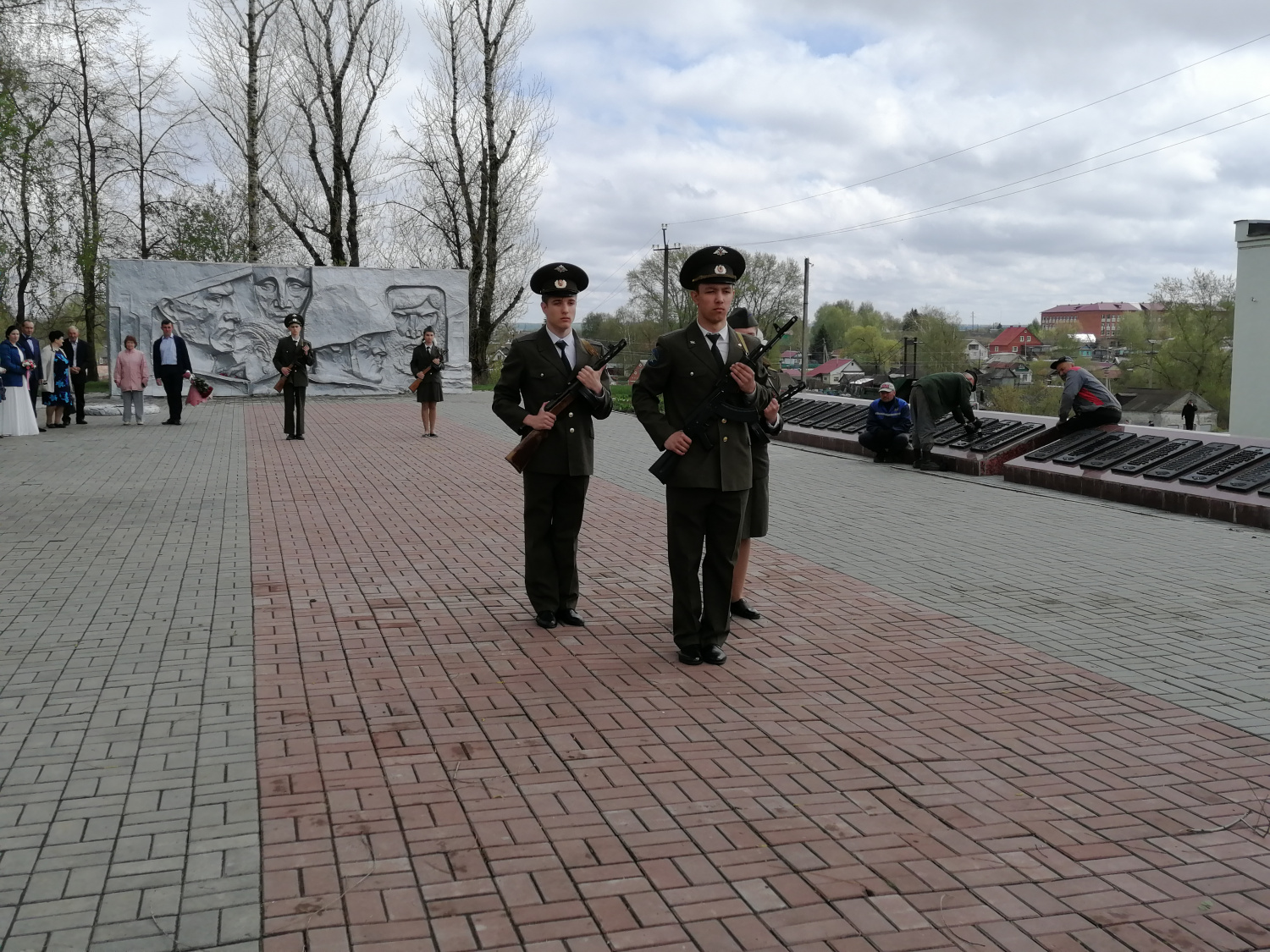 Лицеисты несут Вахту памяти