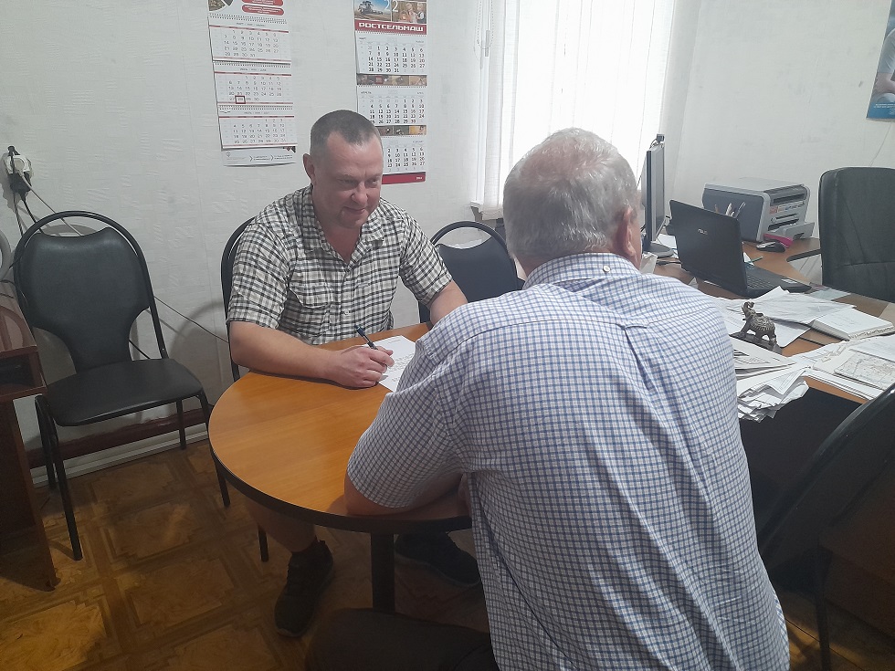 Депутат Собрания представителей Иссинского района Пензенской области Владимир Денисов провел прием населения