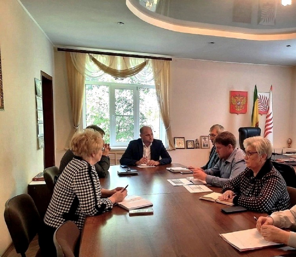 Под председательством главы Иссинского района Пензенской области Николая Аргаткина состоялось заседание организационного комитета «Победа» Под председательством главы Иссинского района Пензенской области Николая Аргаткина состоялось заседание организационного комитета «Победа»