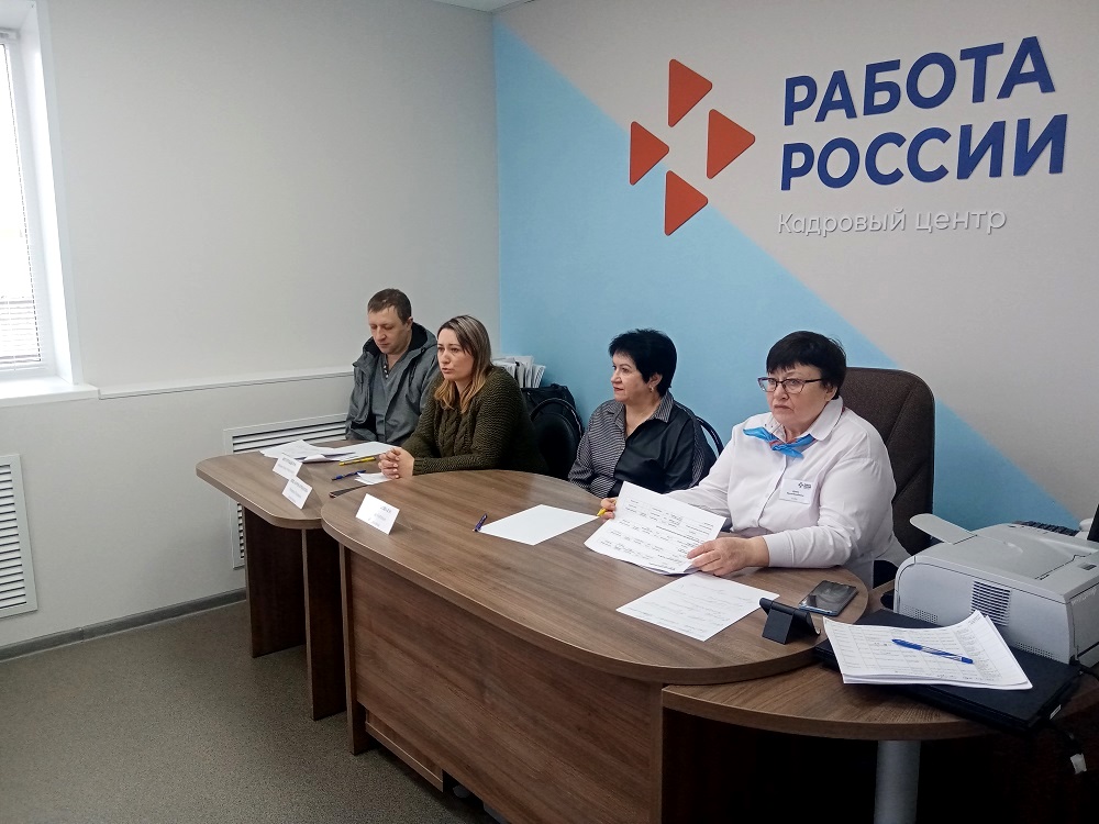 Филиал ГКУ Пензенской области "ЦЗН Пензенской области" по Иссинскому району провел ярмарку вакансий рабочих мест Филиал ГКУ Пензенской области "ЦЗН Пензенской области" по Иссинскому району провел ярмарку вакансий рабочих мест