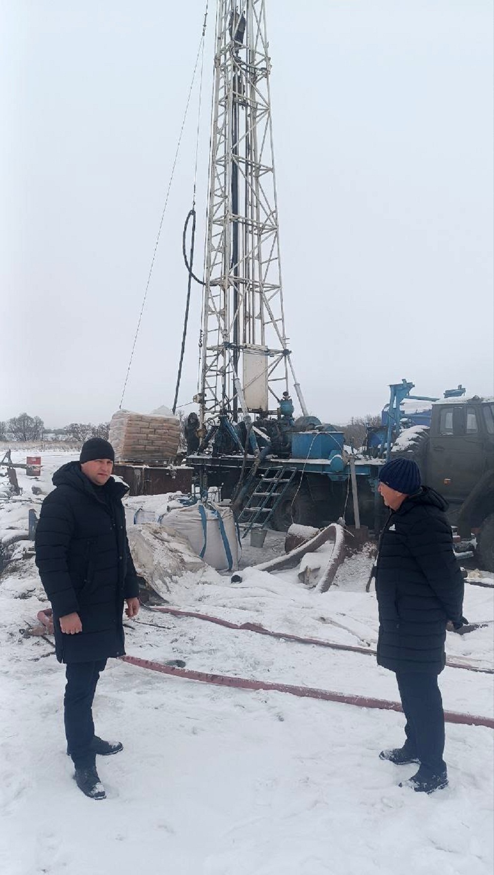 Инспекция буровых работ в селе Дмитриевка Иссинского района