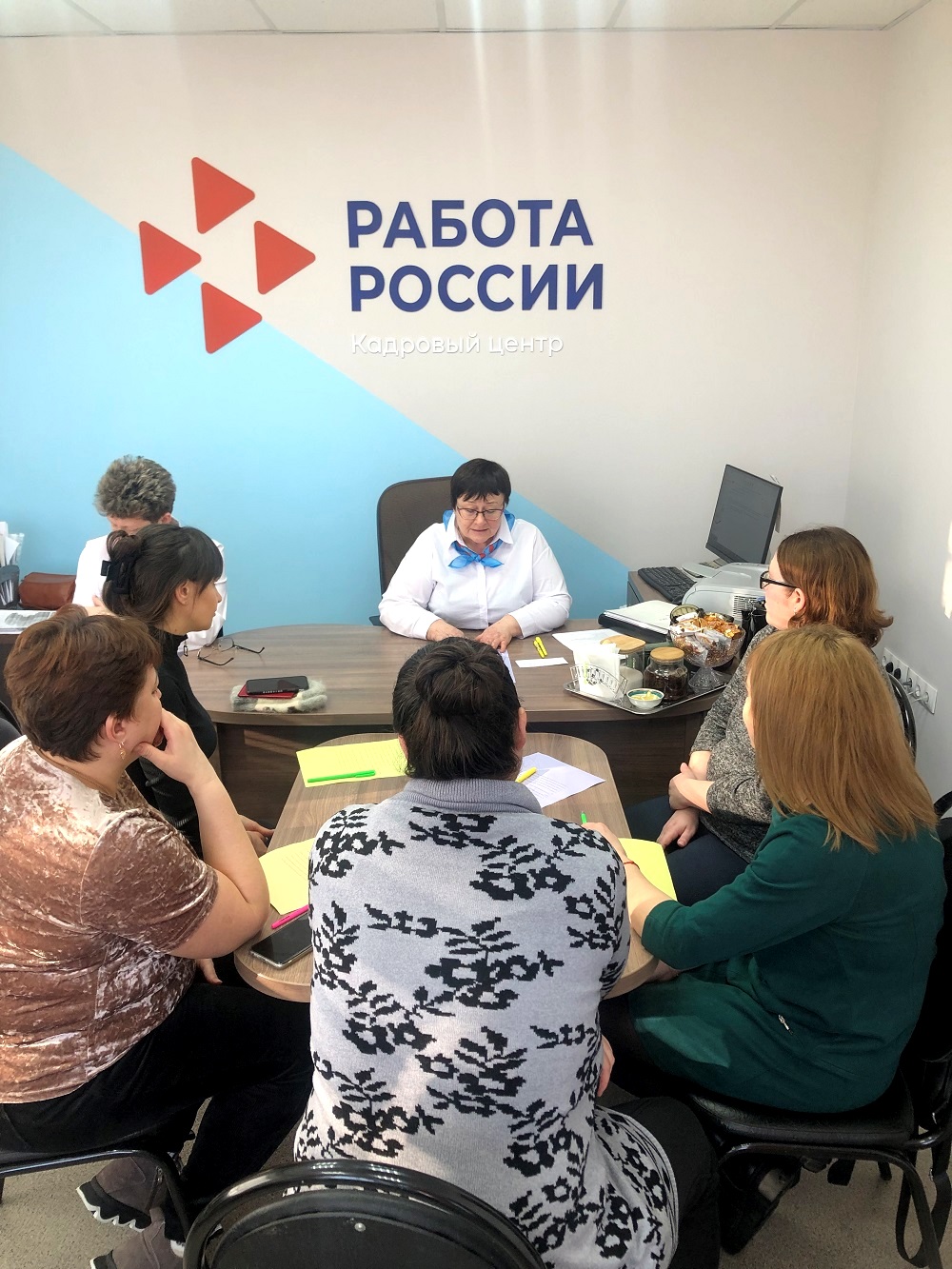 В филиале ГКУ ПО «ЦЗН Пензенской области» по Иссинскому району состоялось первое заседание Женского Клуба «Путь к Успеху!»