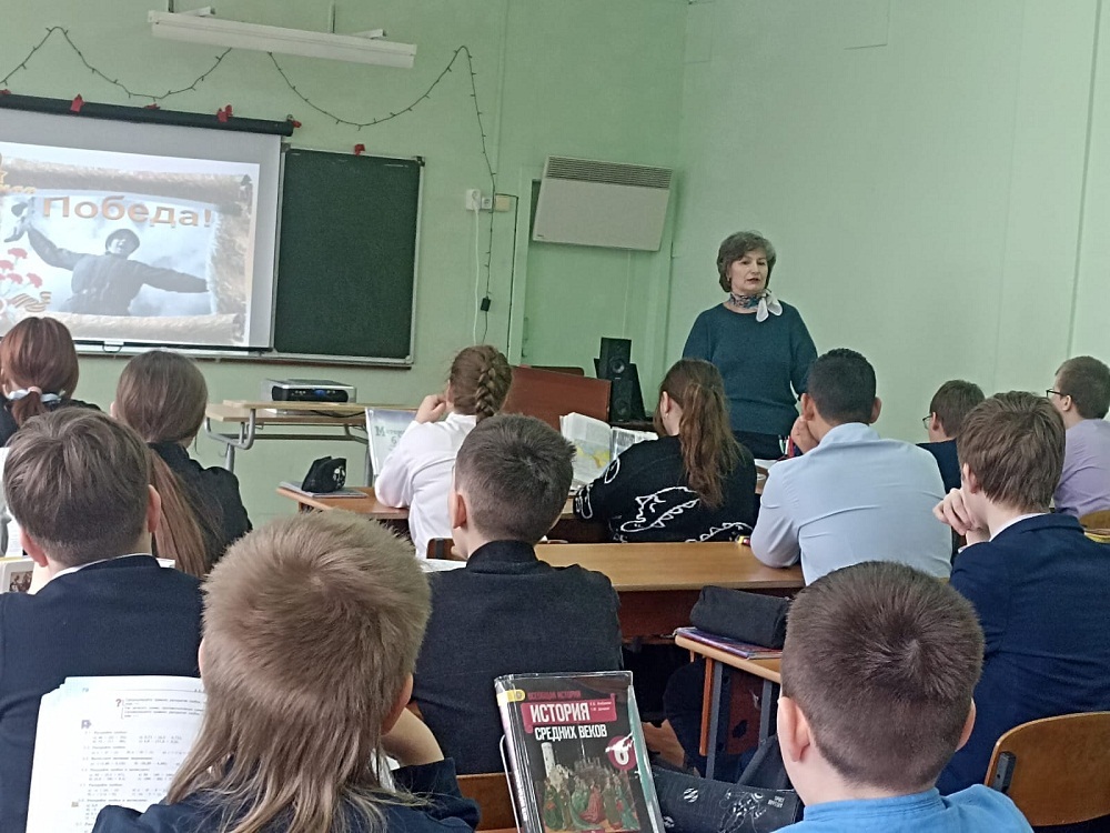 Заведующий сектором по делам архива администрации Иссинского района Елена Бараева провела школьный урок в МБОУ «Лицей р.п. Исса имени Н.Н. Гаврилова» Заведующий сектором по делам архива администрации Иссинского района Елена Бараева провела школьный урок в МБОУ «Лицей р.п. Исса имени Н.Н. Гаврилова»