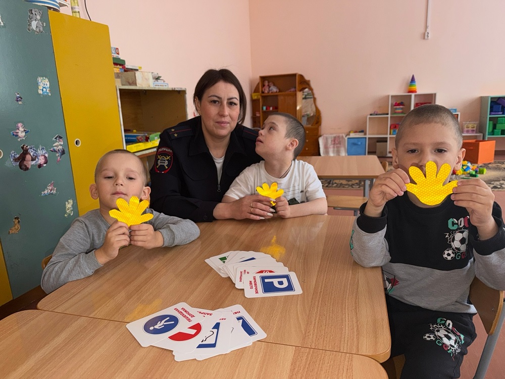 «Засветись на дороге!»: в Иссинском районе прошёл урок безопасности для 	дошкольников
