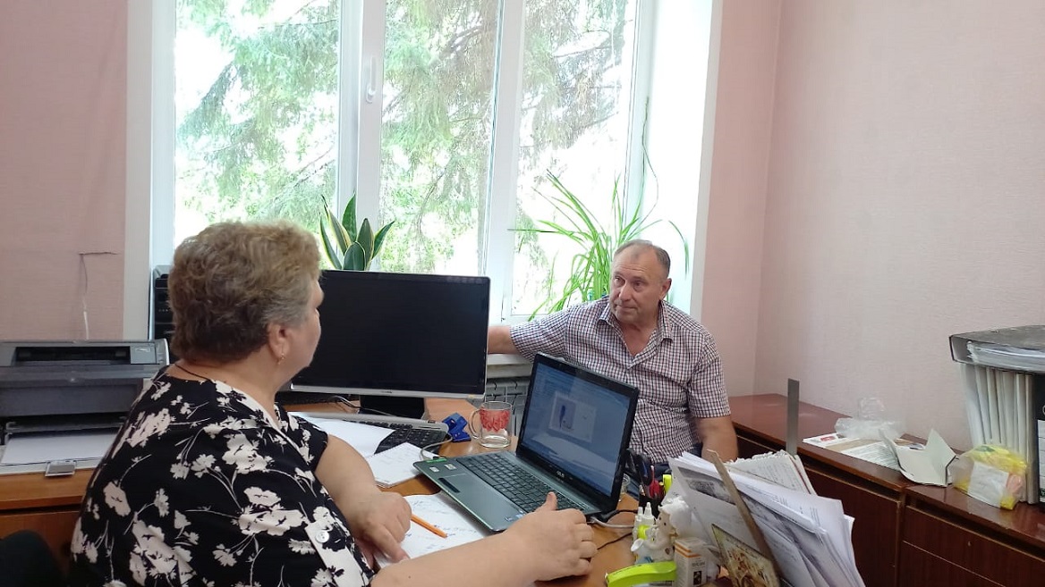 Депутат Собрания представителей Иссинского района Пензенской области Тахир Гафаров провел встречи с трудовыми коллективами Депутат Собрания представителей Иссинского района Пензенской области Тахир Гафаров провел встречи с трудовыми коллективами