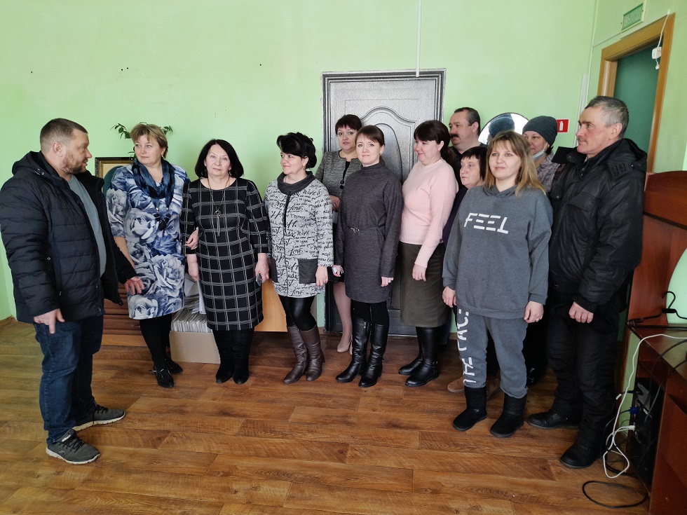 Депутат Собрания представителей Иссинского района Пензенской области Владимир Денисов встретился с населением