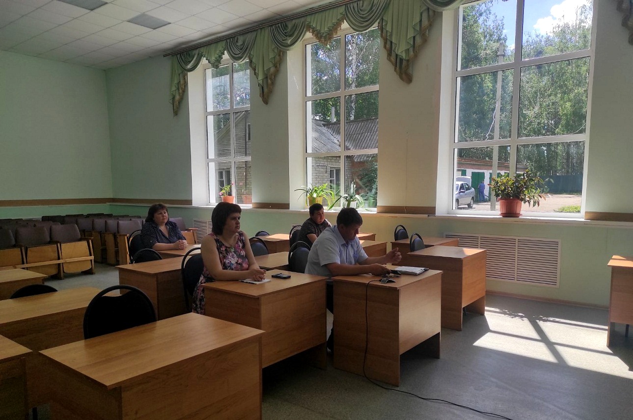Должностные лица администрации Иссинского района приняли участие в совещании в режиме ВКС Должностные лица администрации Иссинского района приняли участие в совещании в режиме ВКС