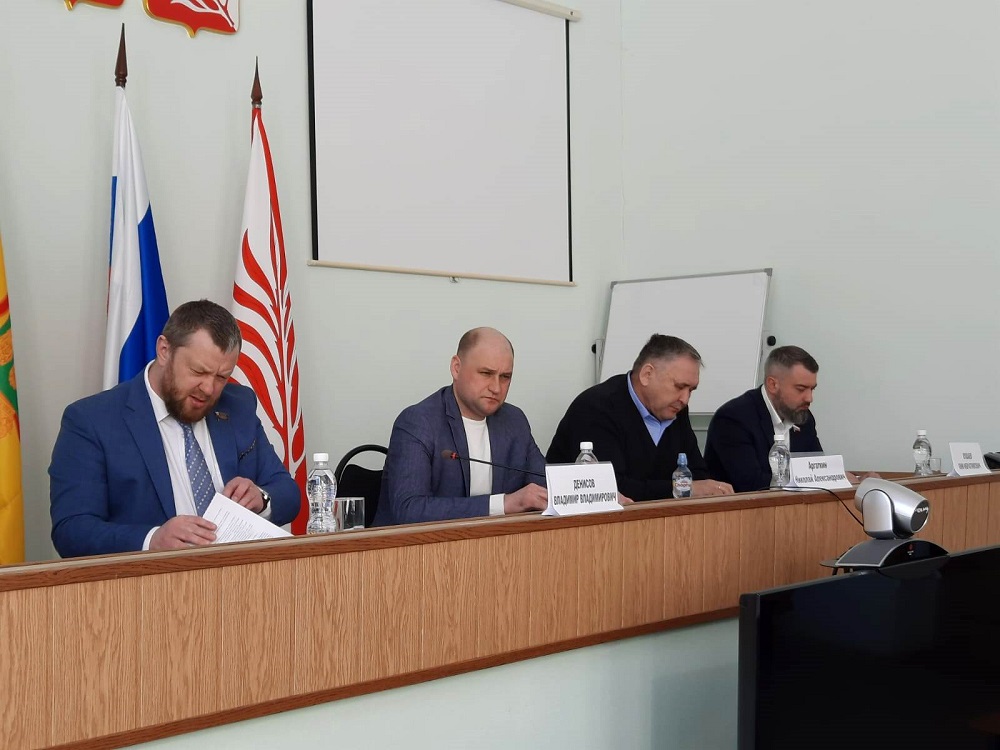 В Иссинском районе прошла очередная сессия Собрания представителей