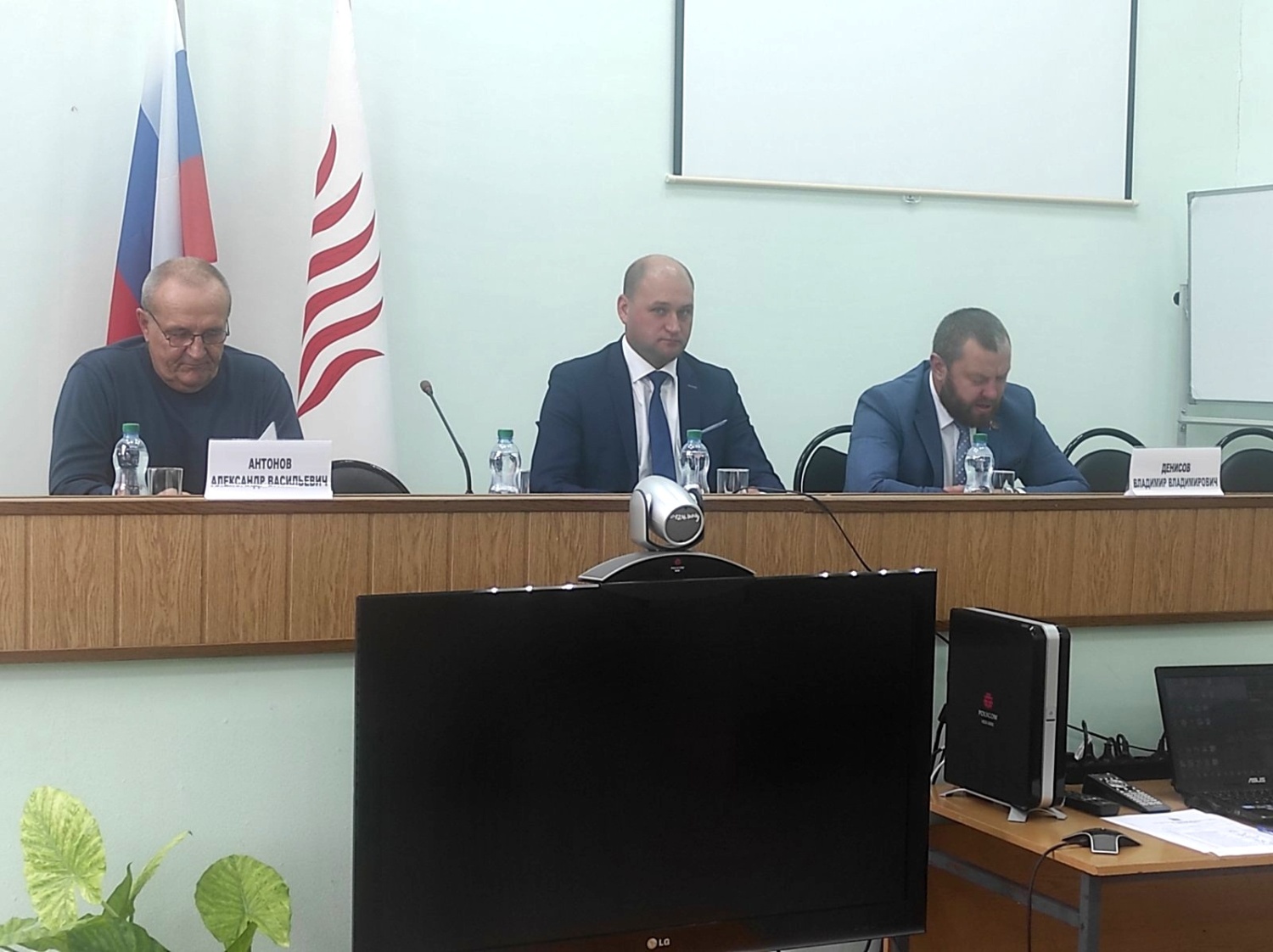 Депутаты Собрания представителей Иссинского района пятого созыва провели заседание первой организационной сессии