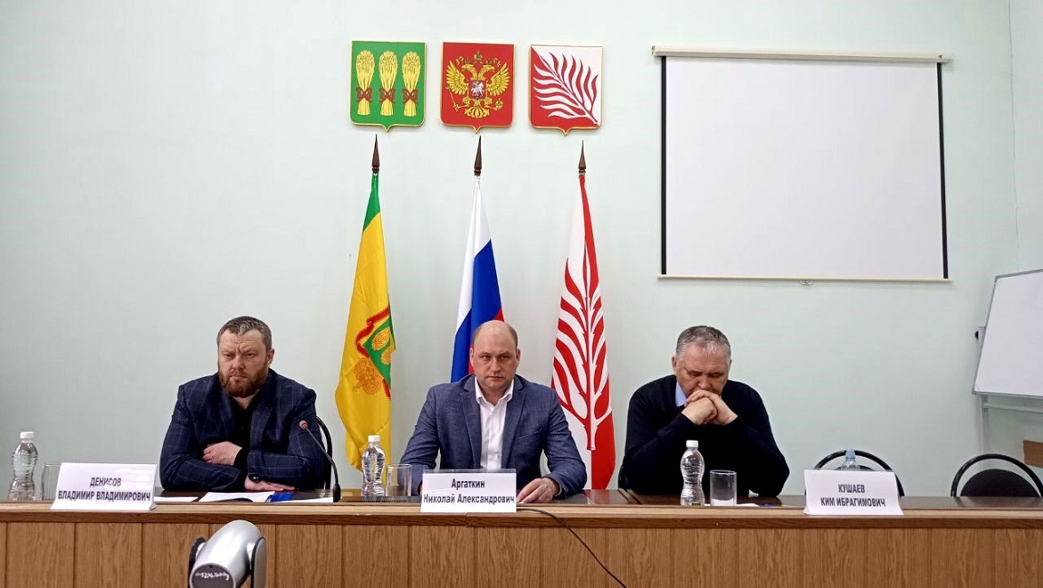 В Иссинском районе прошла внеочередная сессия Собрания представителей