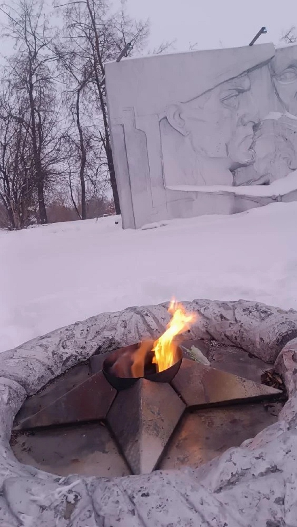 Вечный огонь зажжен в Иссе и будет гореть вечно