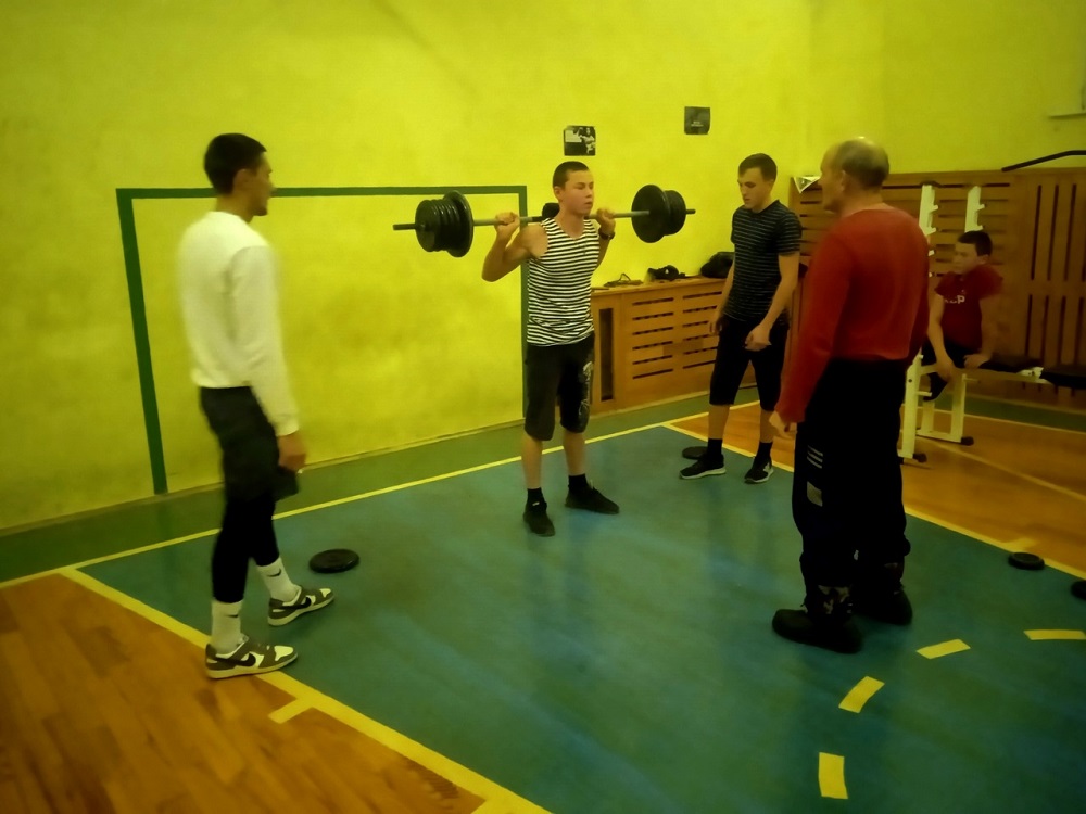 В селе Верхняя Салмовка Иссинского района прошел спортивный день