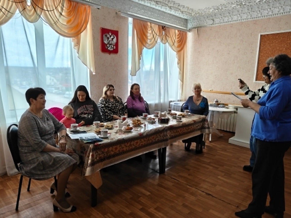 В Центральном районном Доме культуры прошёл праздник ко дню беременных «Счастье материнства»