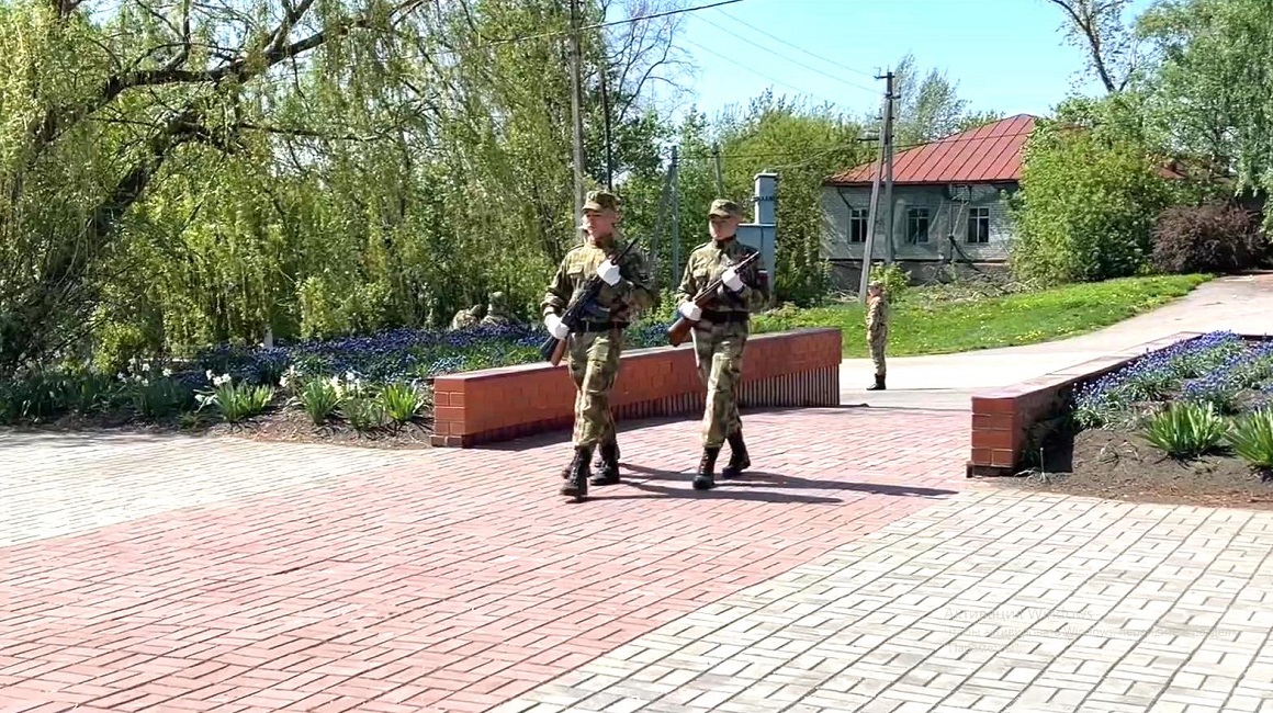 В Иссе юнармейцы заступили в Почетный караул В Иссе юнармейцы заступили в Почетный караул