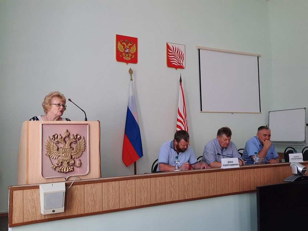 В Иссинском районе прошла очередная сессия Собрания представителей