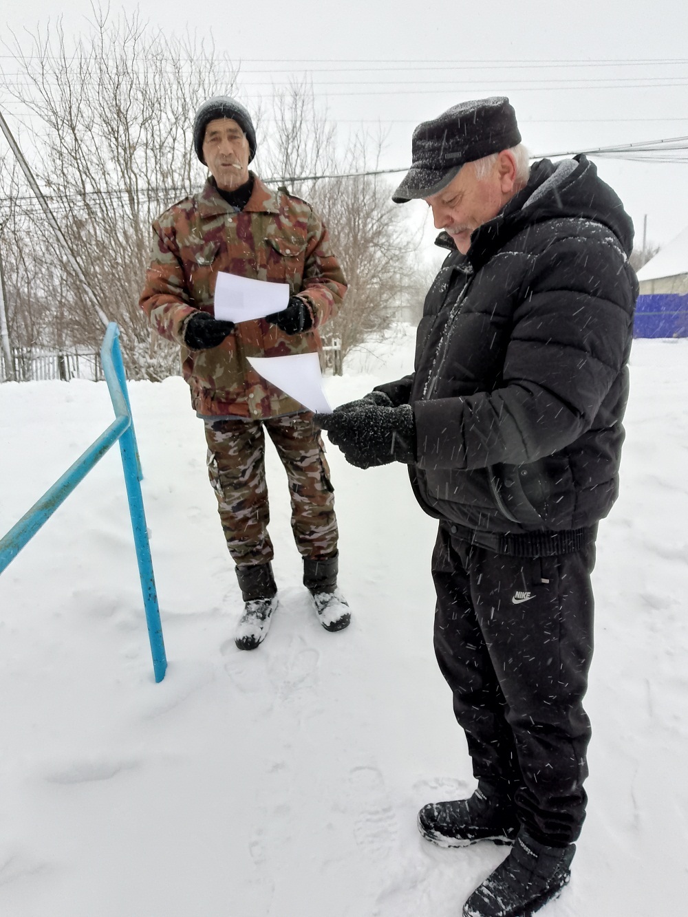 В Булычевском сельсовете продолжают проводиться профилактические рейды по населенным пунктам на предмет мониторинга безопасной жизнедеятельности и жизнеобеспечения населения В Булычевском сельсовете продолжают проводиться профилактические рейды по населенным пунктам на предмет мониторинга безопасной жизнедеятельности и жизнеобеспечения населения