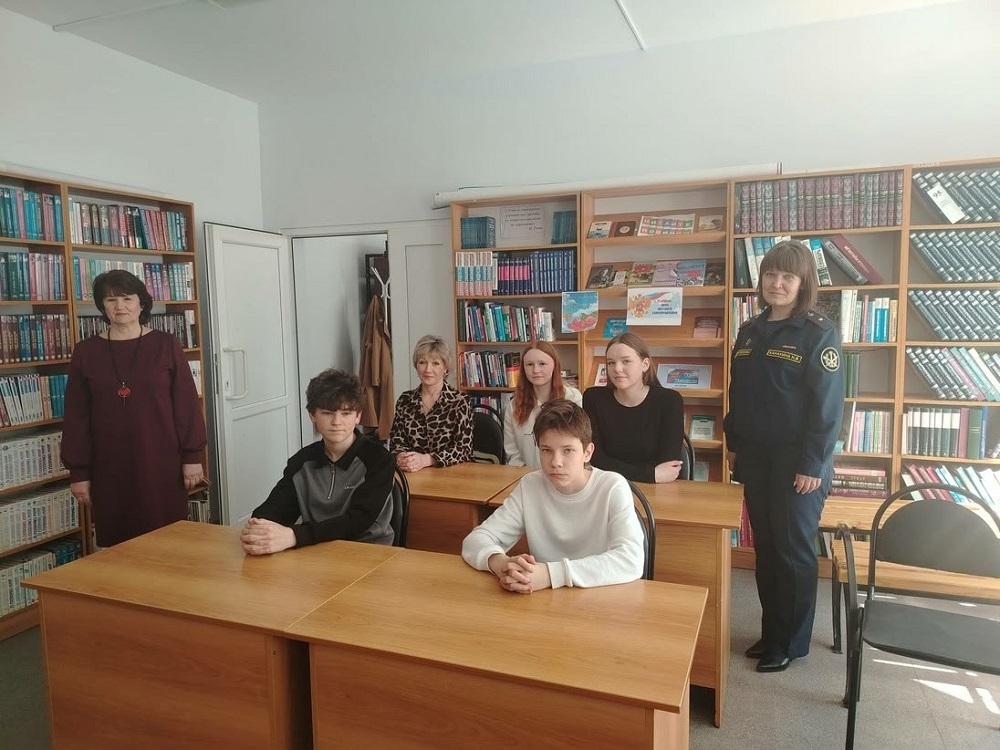 Час истории "Геноцид советского народа нацистами в годы Великой Отечественной войны" в Иссинской районной библиотеке