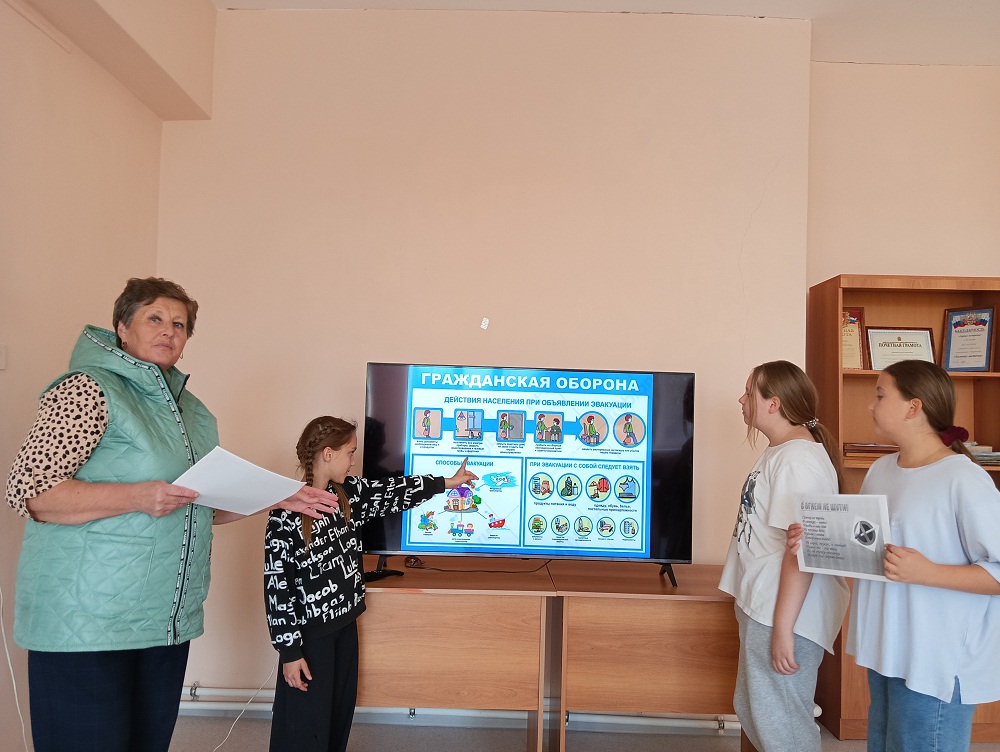 В Булычевском сельском доме культуры прошел информационный час по ОБЖ «Гражданская оборона: вчера, сегодня, завтра» 