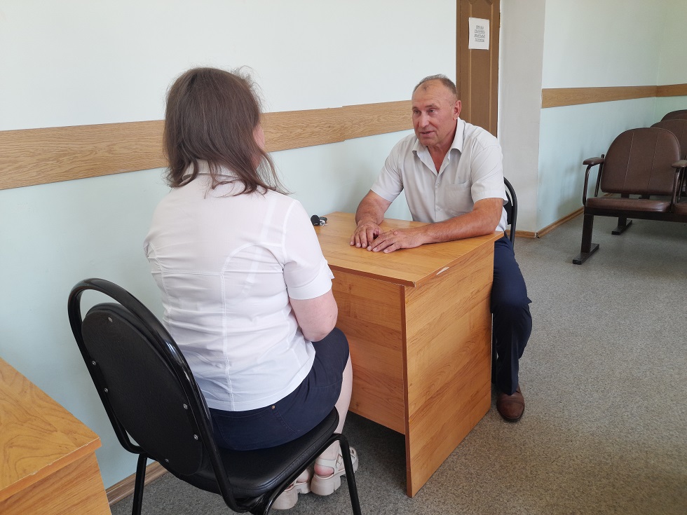 Депутат Собрания представителей Иссинского района Пензенской области Тахир Гафаров провел прием граждан  