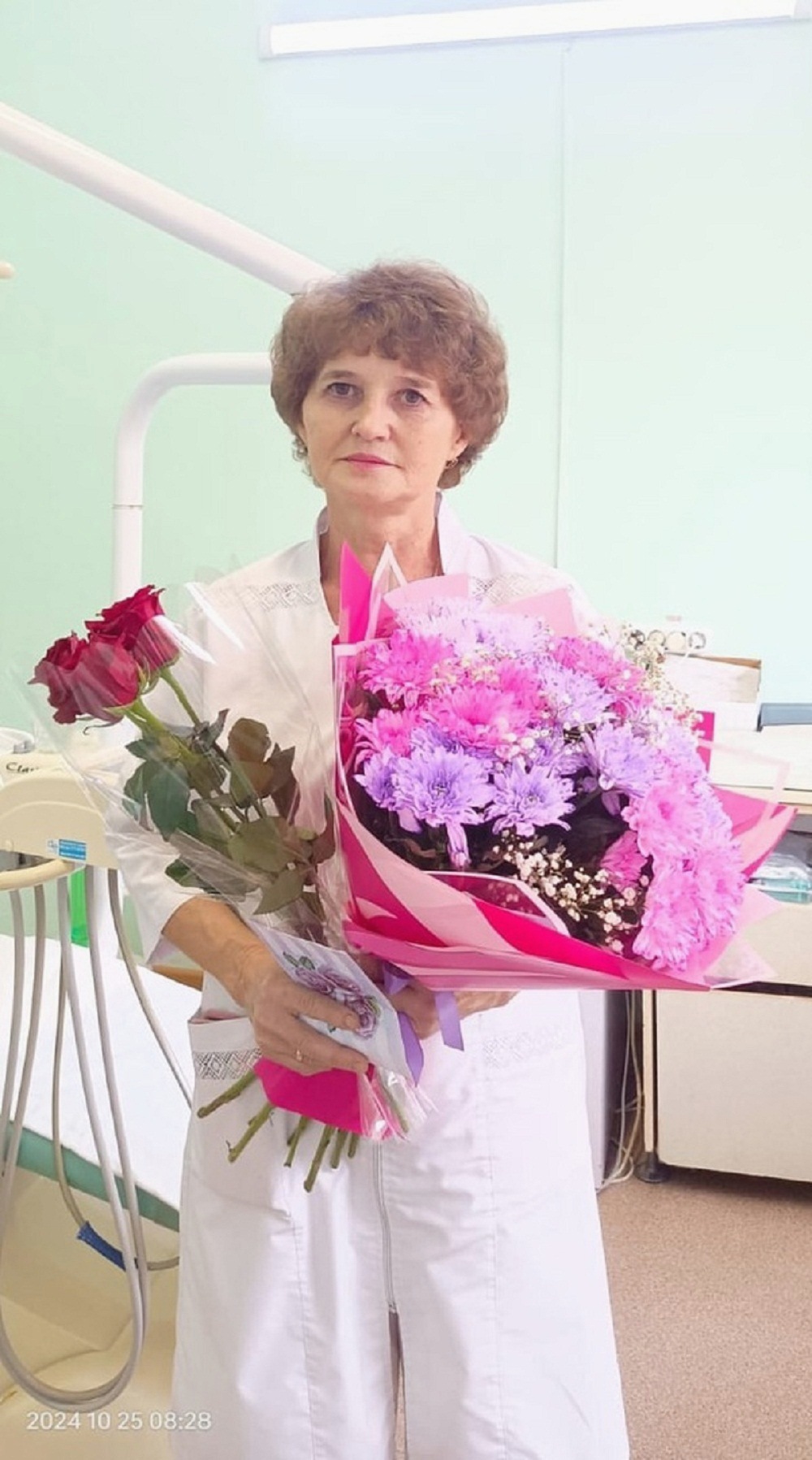 Сегодня поздравления с Юбилеем принимает медицинская сестра врача-стоматолога ГБУЗ "Иссинская участковая больница" 