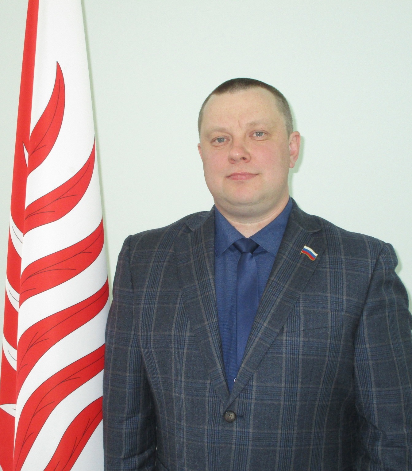 Владимир Денисов: Пусть в вашей работе будет как можно меньше огня и копоти, тревог и экстренных вызовов, горя и слез 