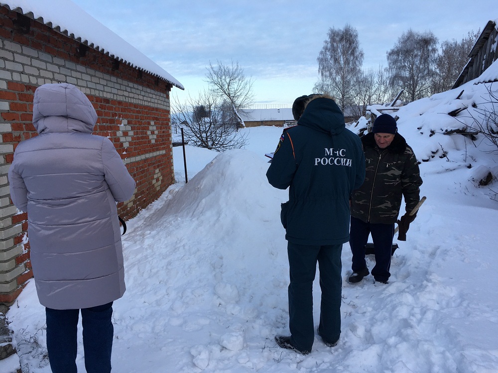 В Иссинском районе проводятся профилактические рейды по частному жилому сектору населенных пунктов в целях обеспечения безопасной жизнедеятельности населения и подготовке в  вопросах безопасности