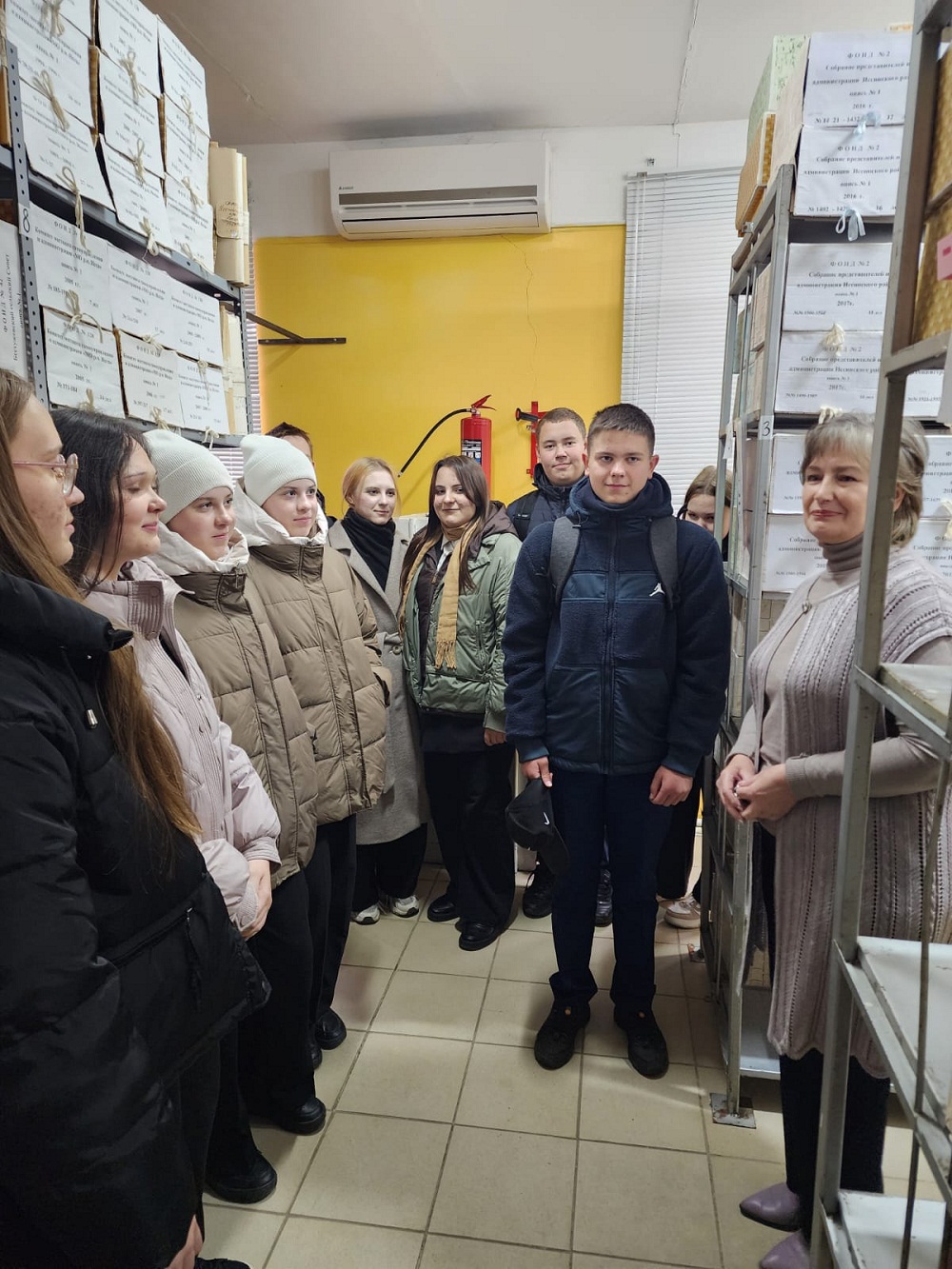 Экскурсия в архиве Иссинского района Экскурсия в архиве Иссинского района