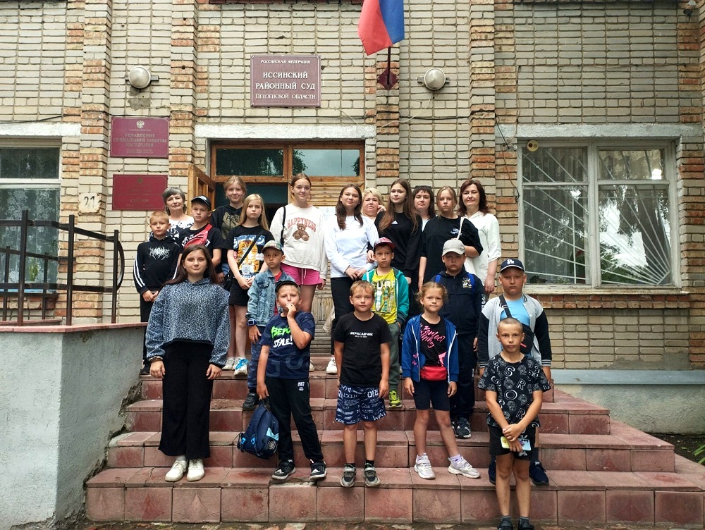 Экскурсия в секторе по делам архива администрации Иссинского района Экскурсия в секторе по делам архива администрации Иссинского района