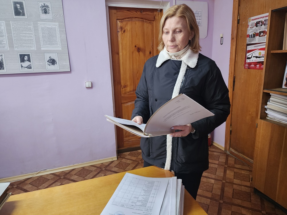 Прием документов от организаций источников комплектования на постоянное хранение в архив Иссинского района