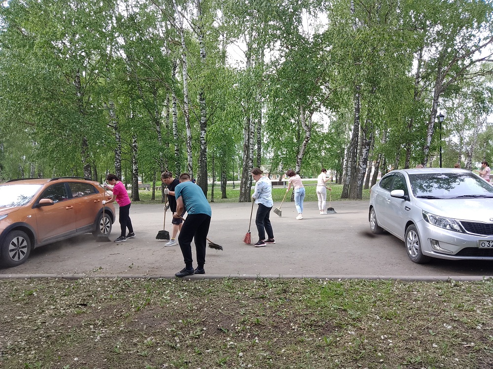 На территории Иссинского района проводится месячник по благоустройству и санитарной очистке населенных пунктов 