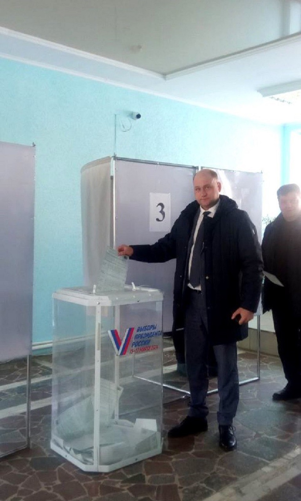 Глава Иссинского района Николай Аргаткин принял участие в голосовании на выборах Президента Российской Федерации