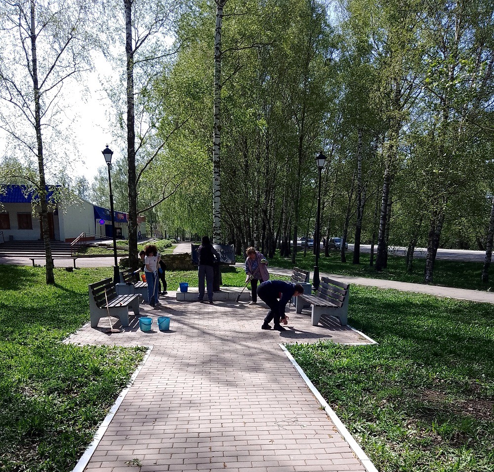 В субботу, 27 апреля, в Иссинском районе прошёл всероссийский субботник в рамках федерального проекта «Формирование комфортной городской среды»