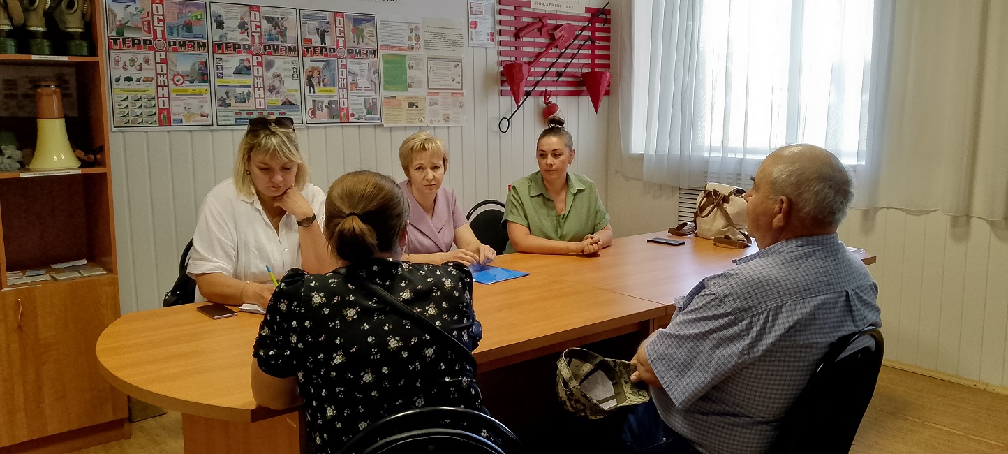 В Иссинском районе прошел совместный прием граждан по вопросам правовой защиты В Иссинском районе прошел совместный прием граждан по вопросам правовой защиты