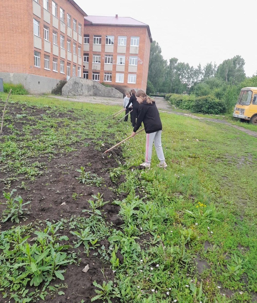 В июле организовано временное трудоустройство подростков из МБОУ «Лицей р.п. Исса имени Н.Н. Гаврилова»