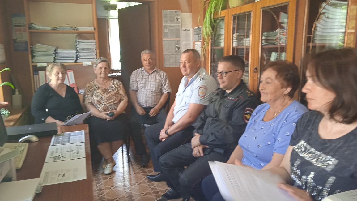 В Каменно-Бродском сельсовете проведено заседание Совета общественности по профилактике правонарушений 