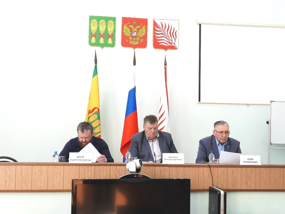 В администрации Иссинского района прошло заседание Собрания представителей