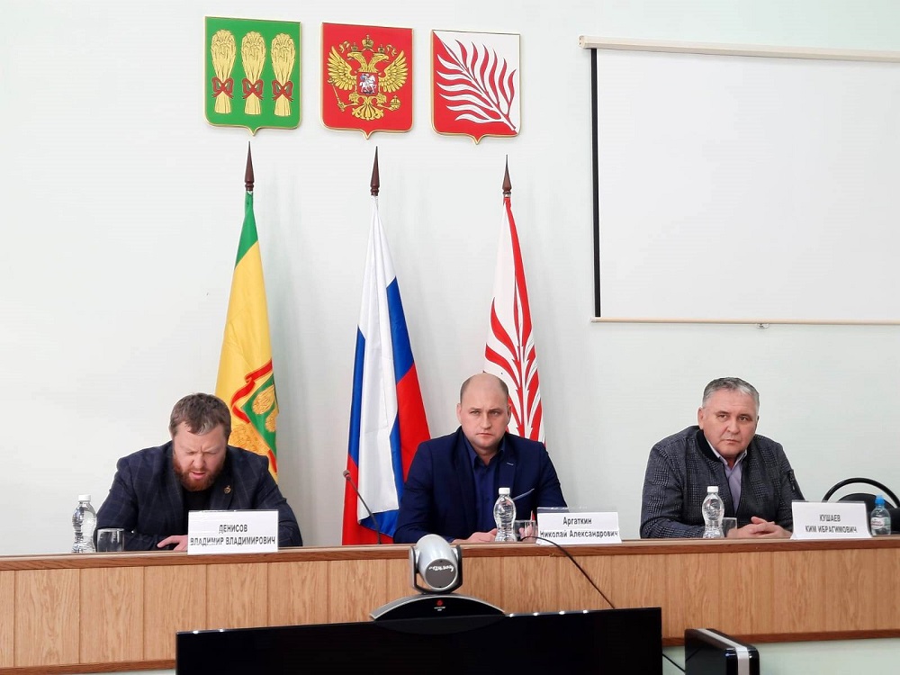 В Иссинском районе прошла очередная сессия Собрания представителей