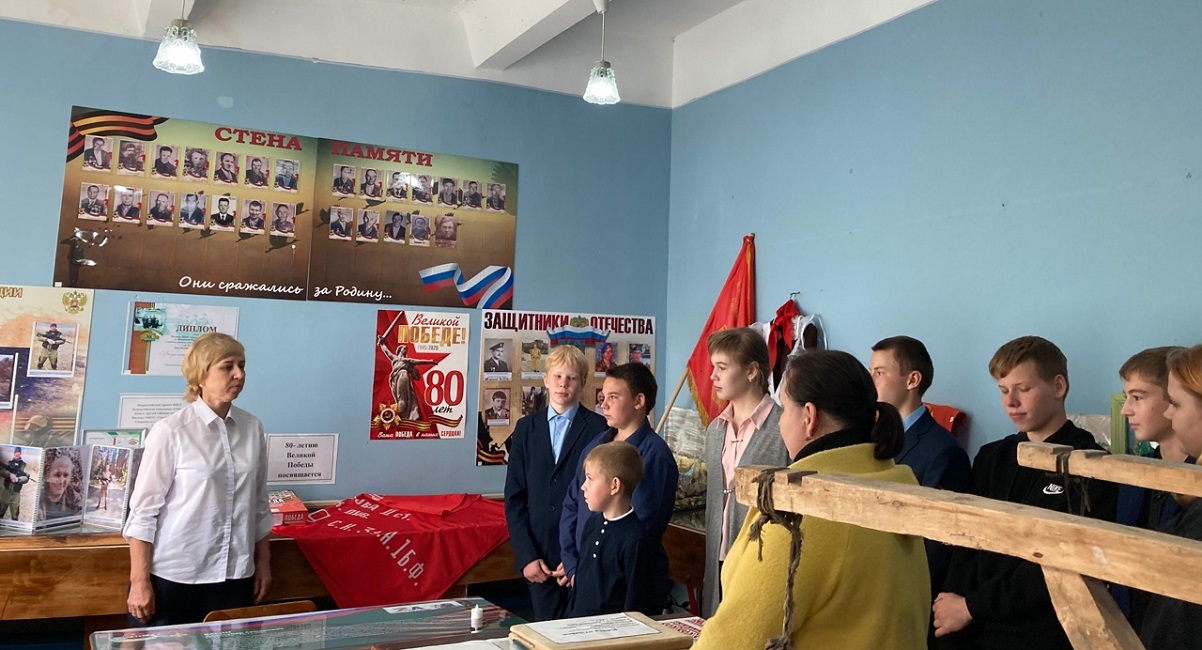 Тематическая выставка «Zа наших. Zа Президента»