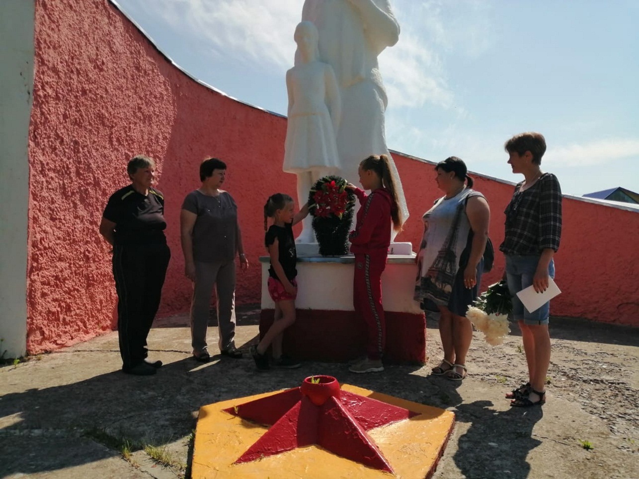 В с. Каменный Брод прошла патриотическая акция «Сначала была беда, Победа пришла потом…» в рамках Дня памяти и скорби В с. Каменный Брод прошла патриотическая акция «Сначала была беда, Победа пришла потом…» в рамках Дня памяти и скорби