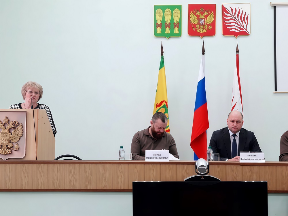 В администрации Иссинского района состоялось очередное заседание Собрания представителей