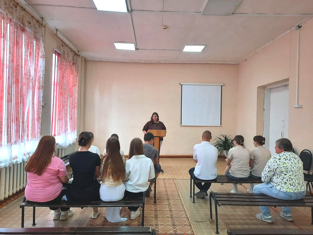 В Иссинском районе состоялся круглый стол с молодёжным активом