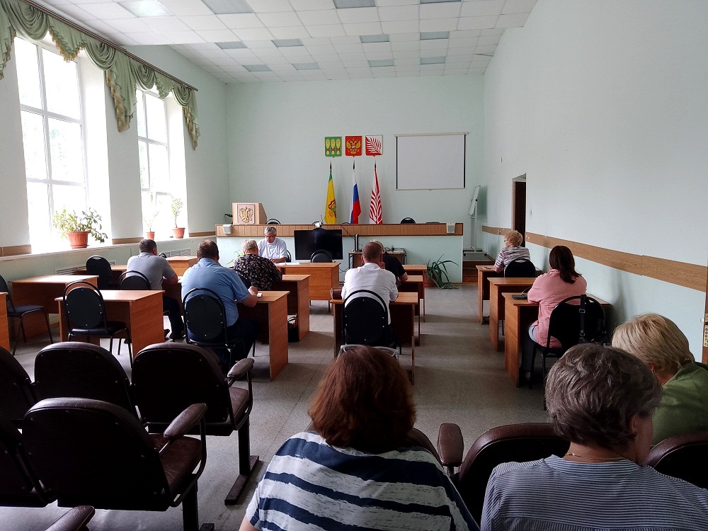 В Иссинском районе состоялось плановое заседание комиссии по подготовке жилищно-коммунального хозяйства, объектов энергетики и социально-культурного назначения к работе в осенне-зимнем периоде 2024-2025 годов