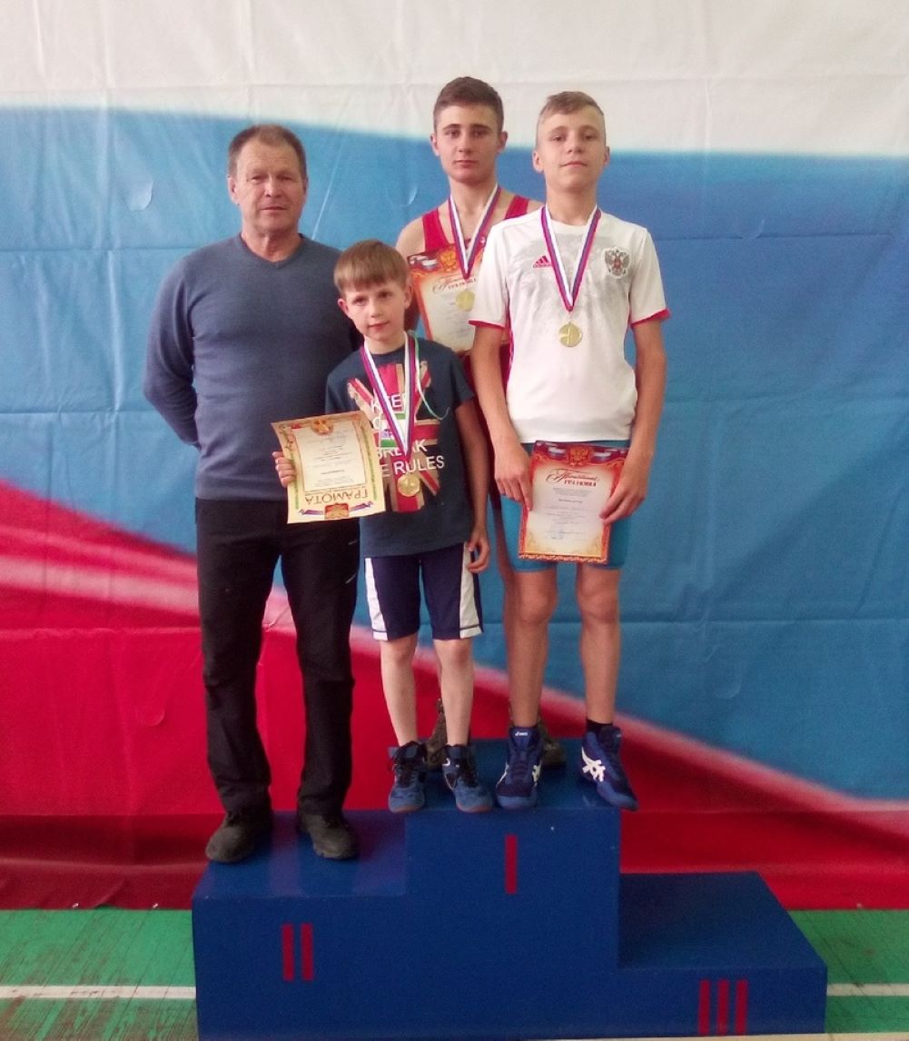 Иссинские юноши - победители выездных соревнований по вольной борьбе