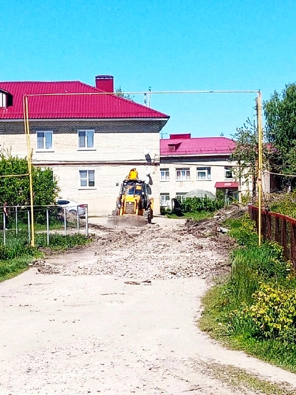 В посёлке Исса стартовал ремонт дворовой территории по улице Советской В посёлке Исса стартовал ремонт дворовой территории по улице Советской