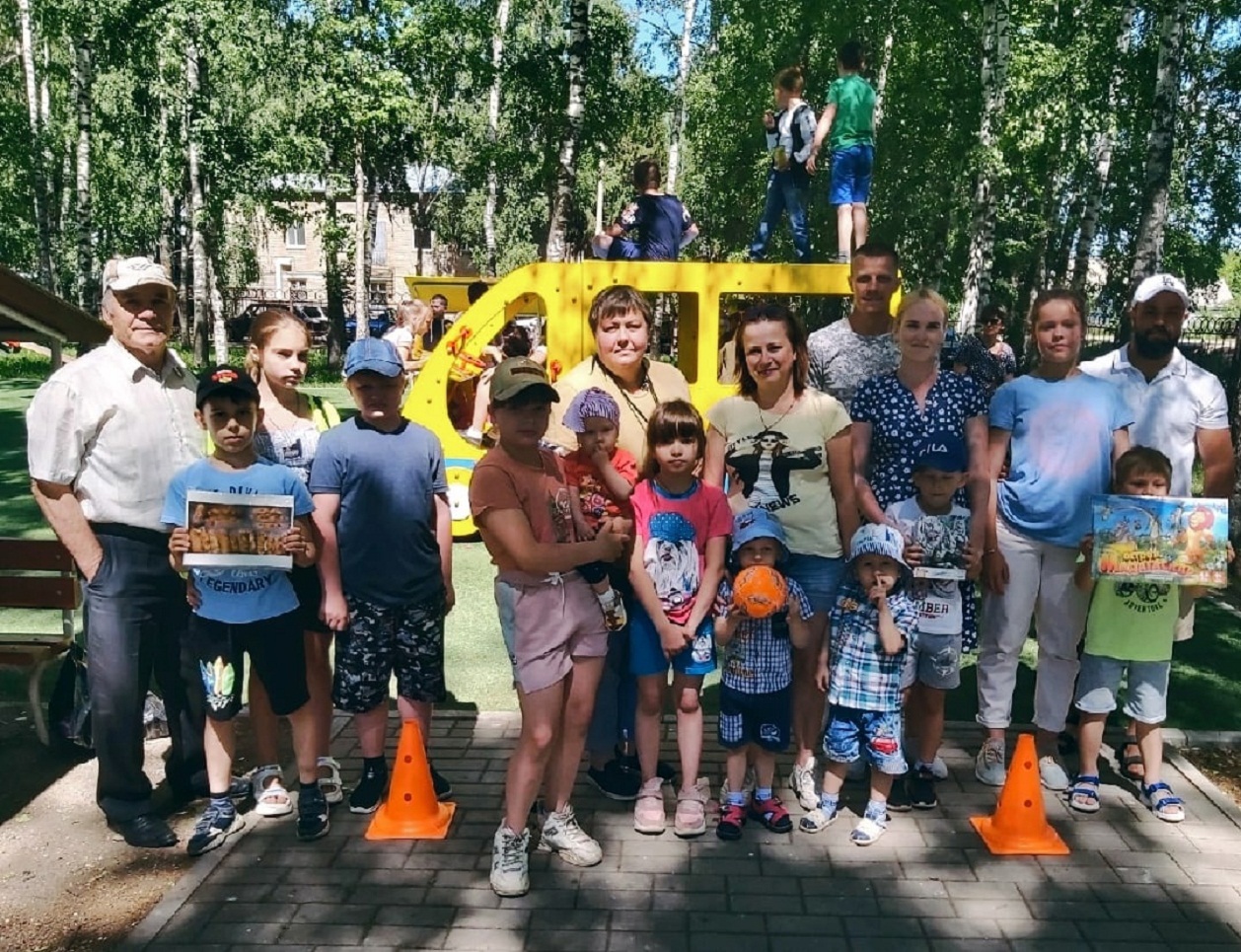 В Иссе состоялся спортивный семейный праздник "СЕМЬ-Я"